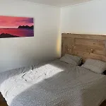Practical And Cozy In Idyllic 3 Bedrooms Hébergement de vacances