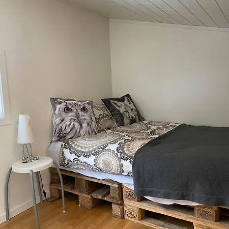 Practical And Cozy In Idyllic Feriehus Senja