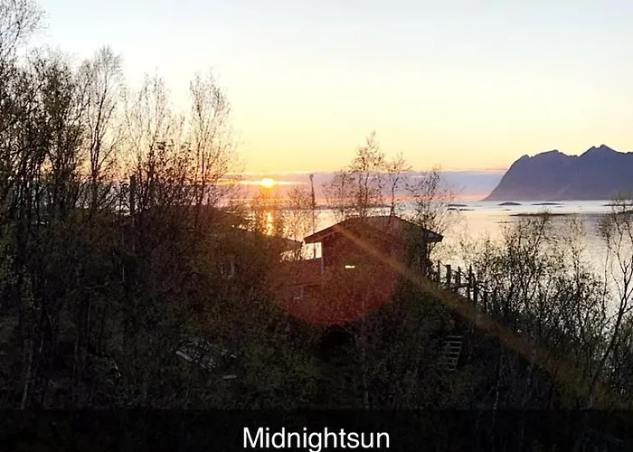 Practical And Cozy In Idyllic 3 Bedrooms Semesterbostad Senja