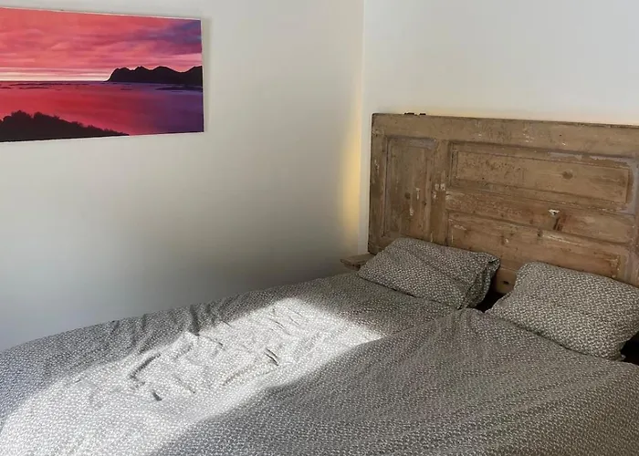 Practical And Cozy In Idyllic 3 Bedrooms Semesterbostad